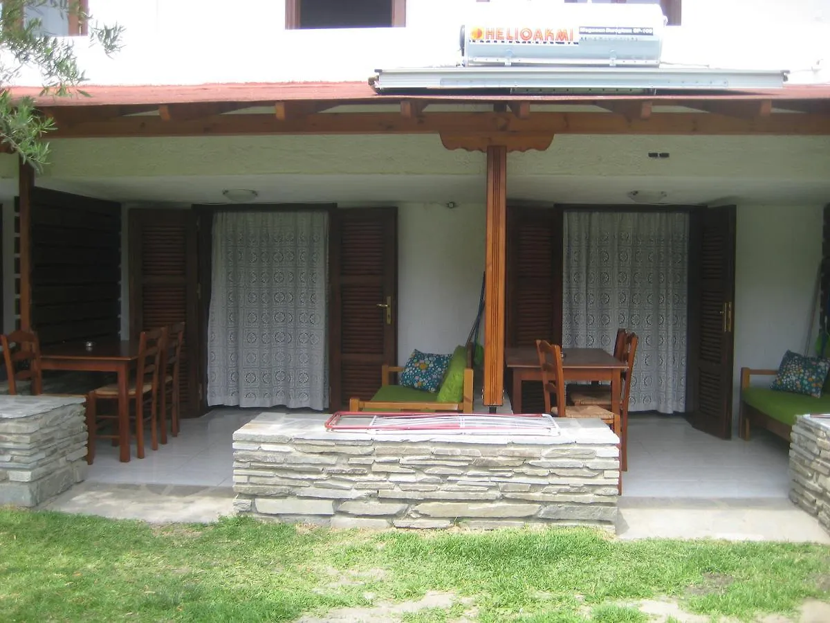 Petradaki Apartments Mola Kalyva