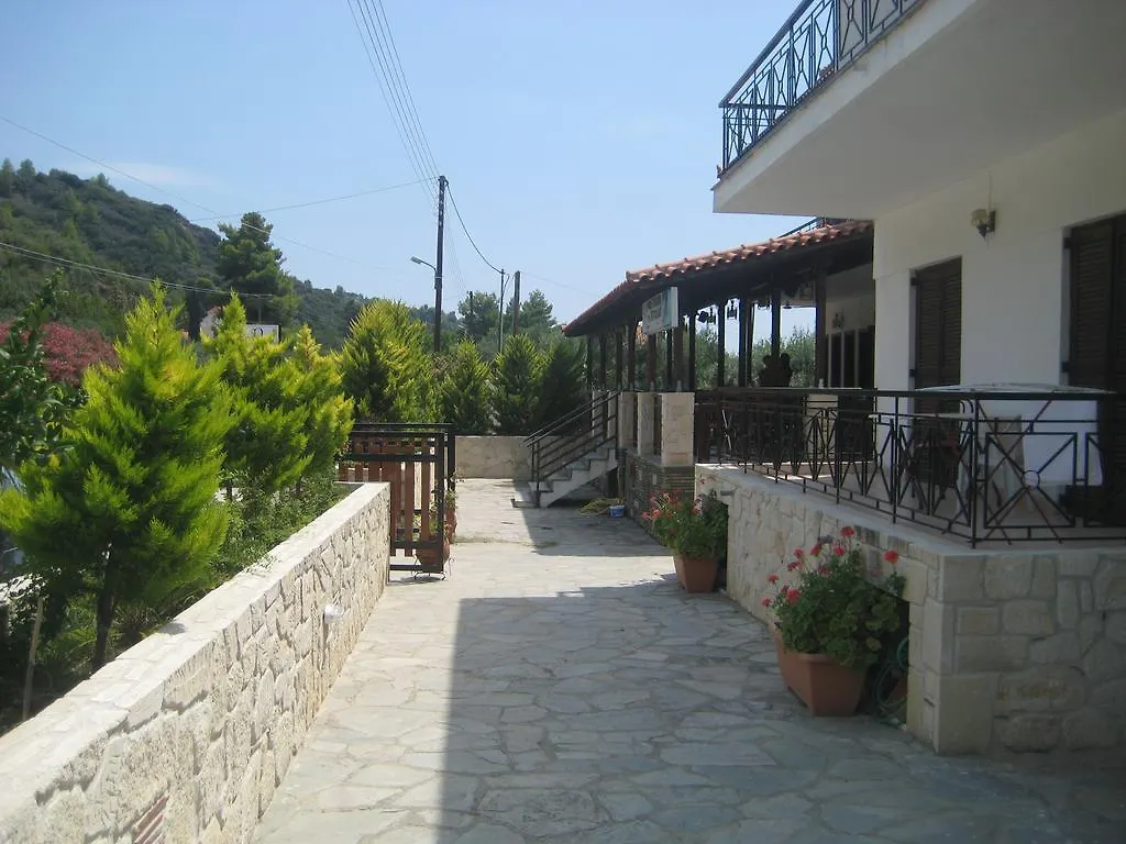 Petradaki Apartments モラ・カリヴァ ギリシャ