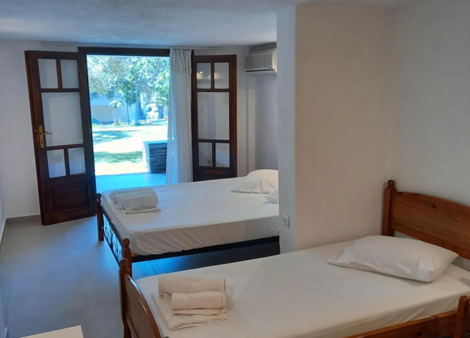 Petradaki Apartments モラ・カリヴァ ギリシャ