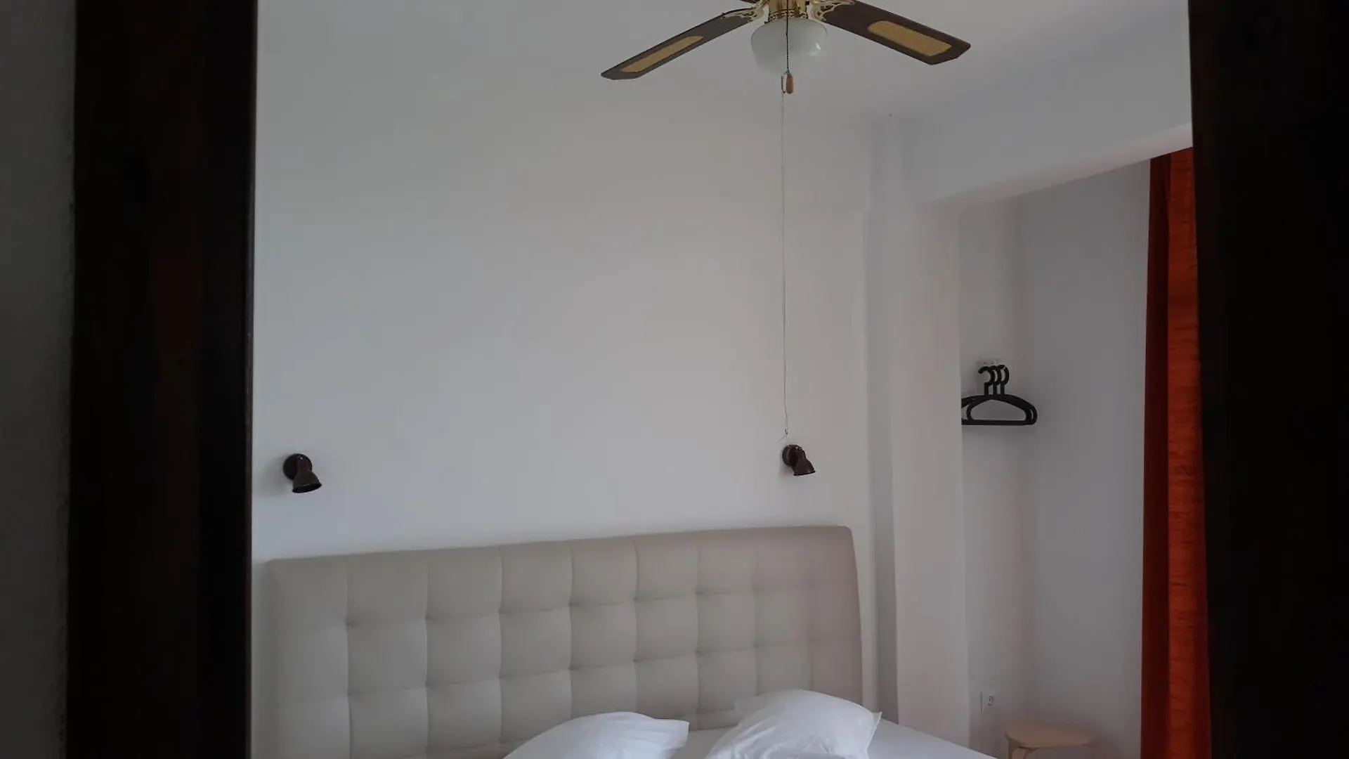 Petradaki Apartments モラ・カリヴァ