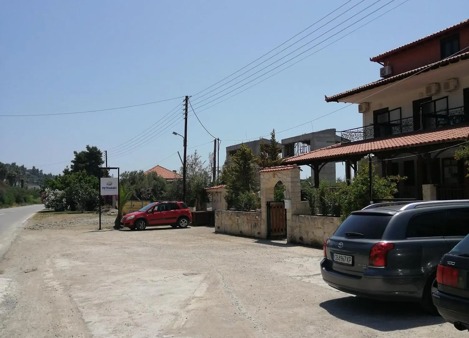Petradaki Apartments モラ・カリヴァ