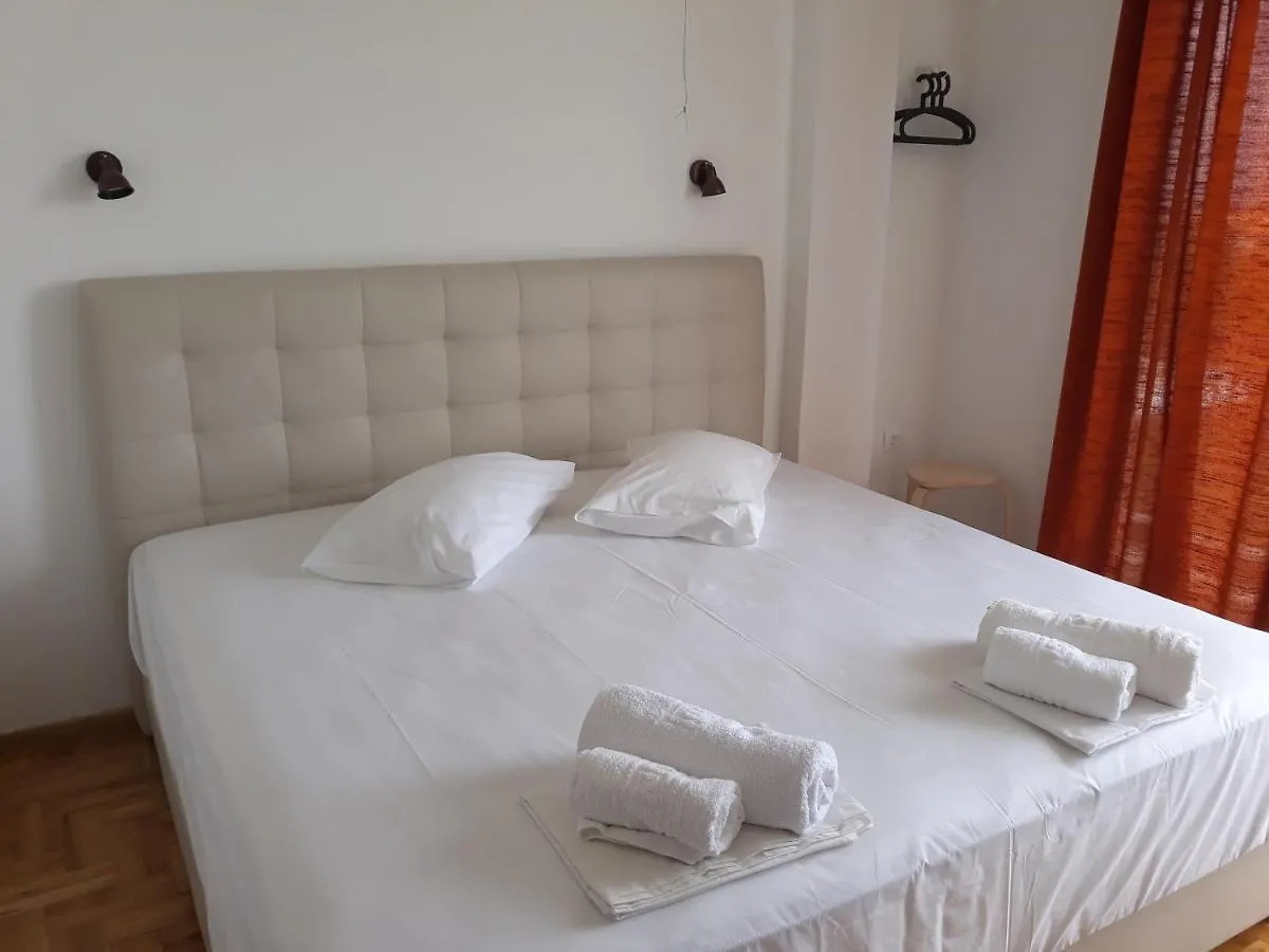 Petradaki Apartments モラ・カリヴァ ギリシャ